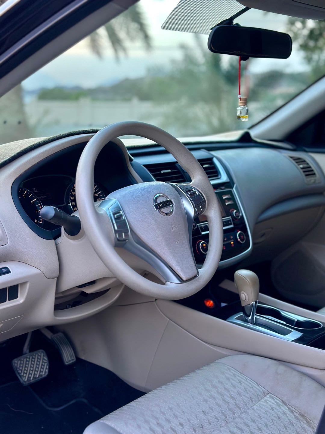 Car Image 2018 NISSAN ALTIMA SV
