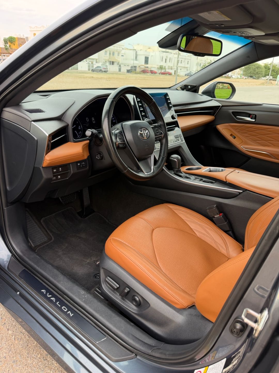 Car Image 2019 TOYOTA AVALON LIMITED