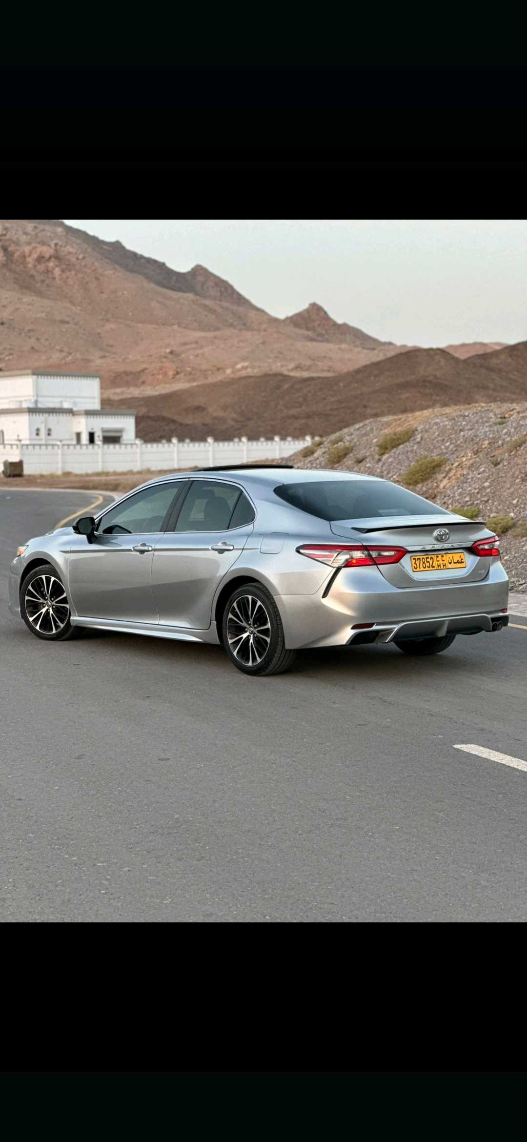 Car Image 2018 TOYOTA CAMRY SE