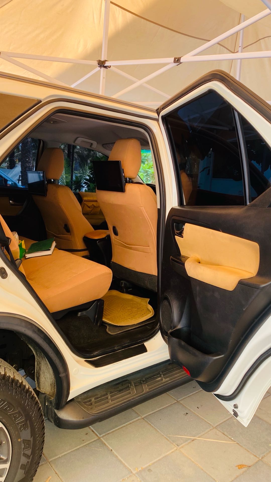Car Image 2019 TOYOTA FORTUNER 