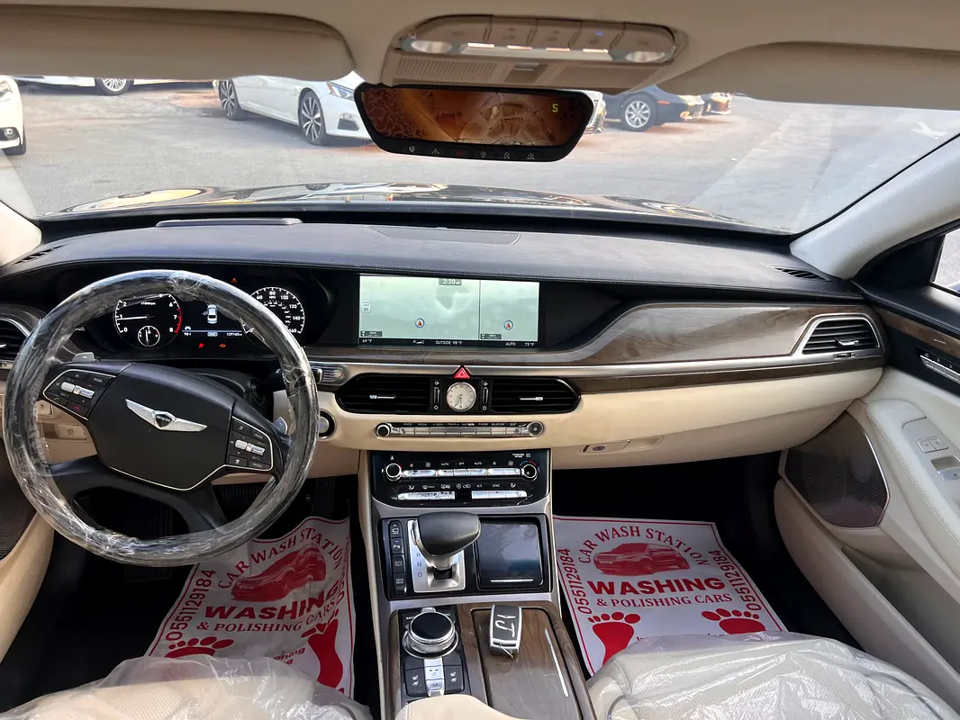 Car Image 2017 GENESIS G90 