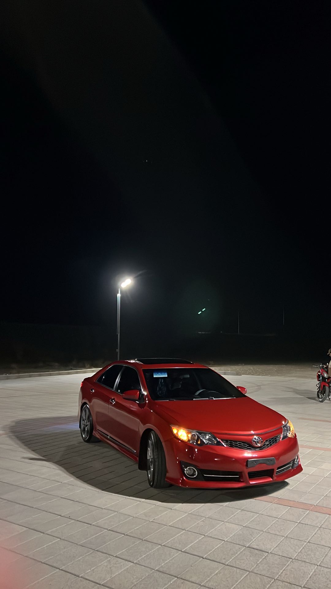 Car Image 2012 TOYOTA CAMRY SE
