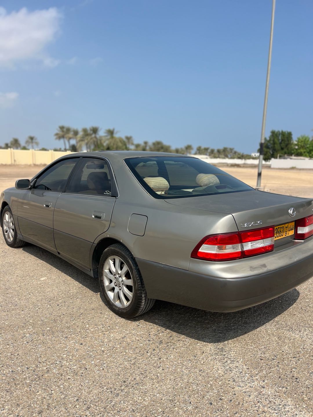Car Image 1998 LEXUS ES 300