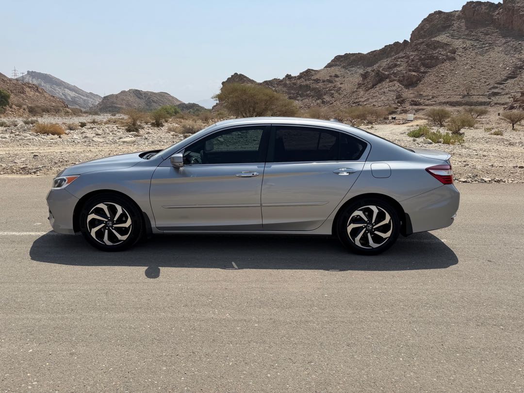 Car Image 2017 HONDA ACCORD EX