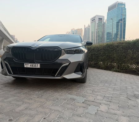BMW 5 SERIES 2026