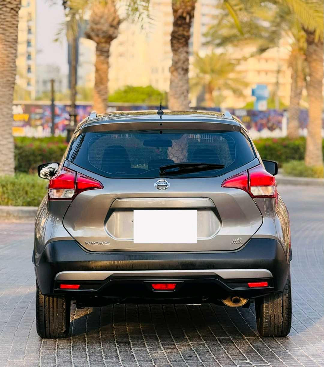 Car Image 2017 NISSAN KICKS 