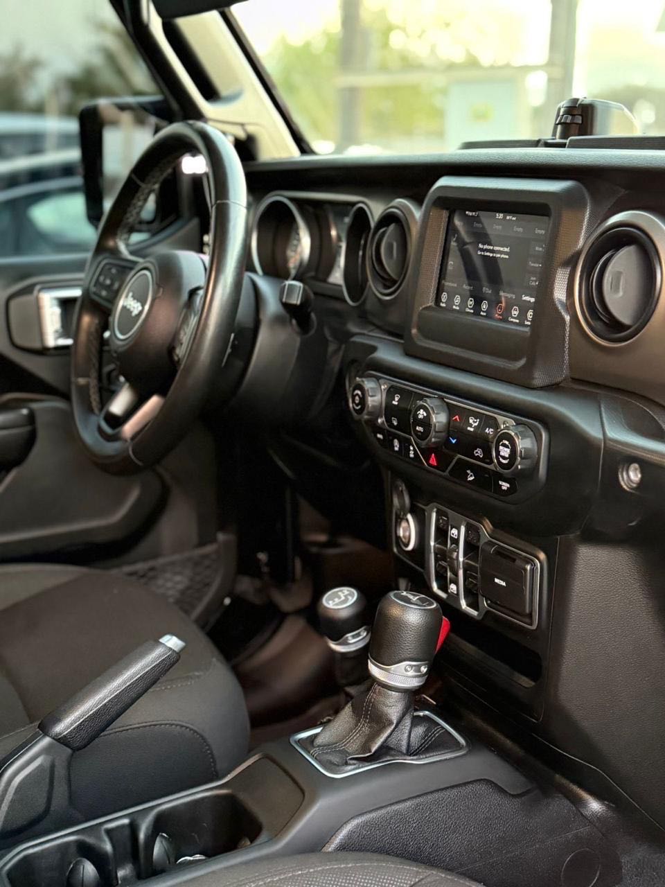Car Image 2020 JEEP WRANGLER Sport