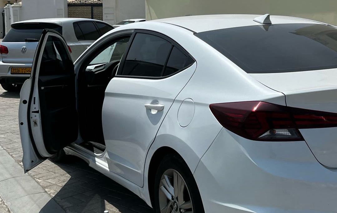 HYUNDAI ELANTRA 2019