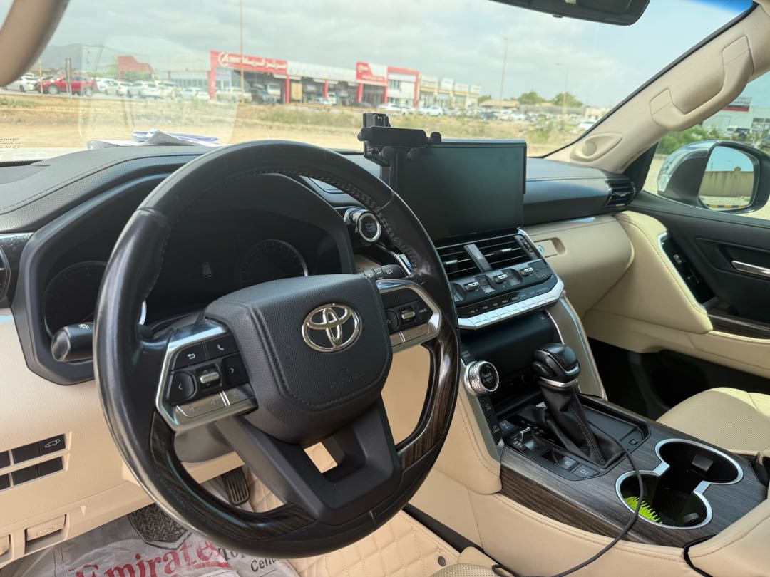 Car Image 2022 TOYOTA LAND CRUISER VX