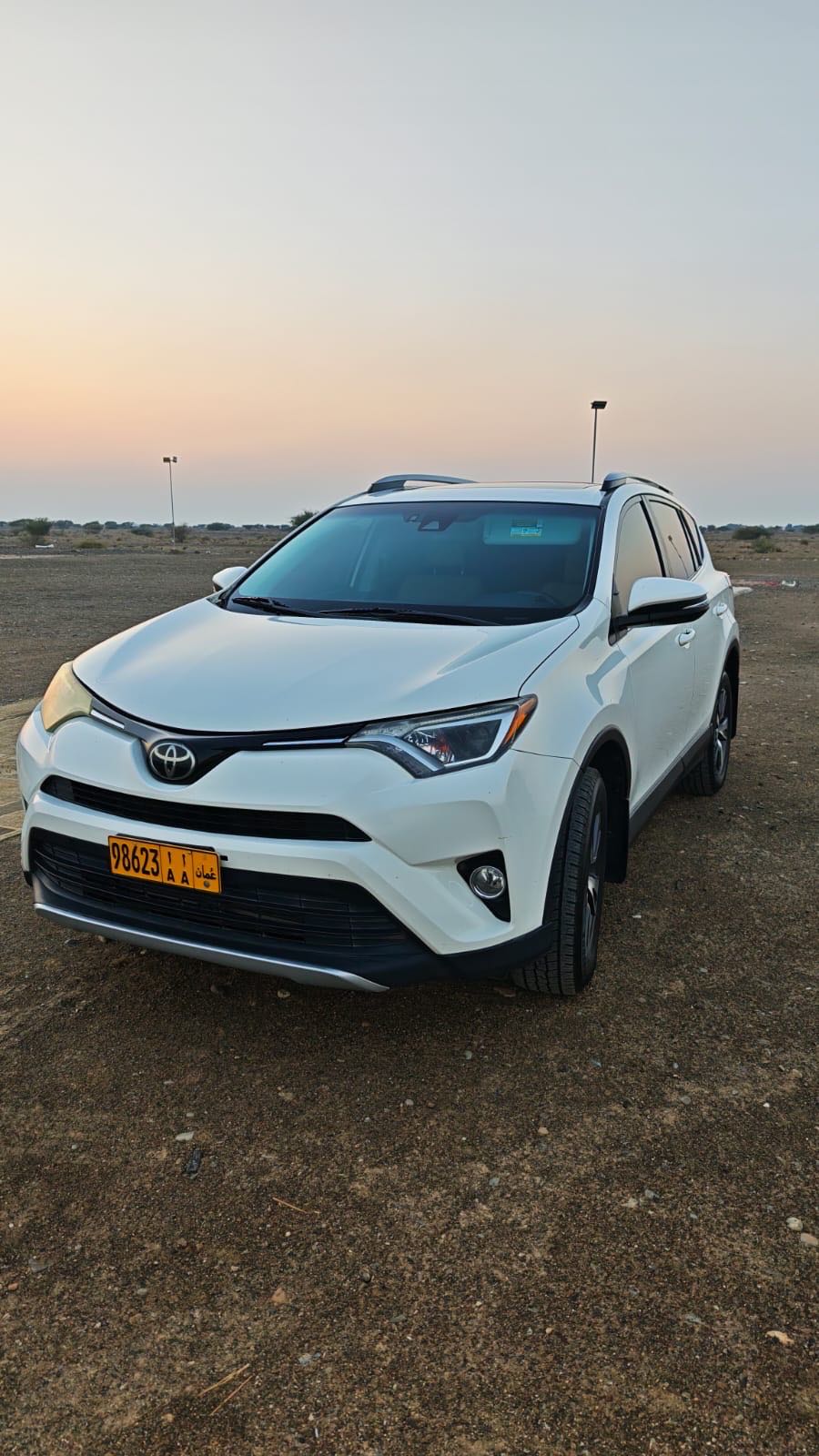 Car Image 2018 TOYOTA RAV4 XLE