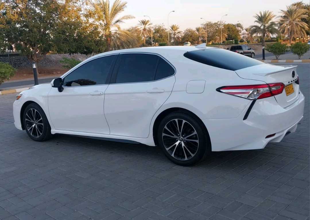 Car Image 2020 TOYOTA CAMRY SE