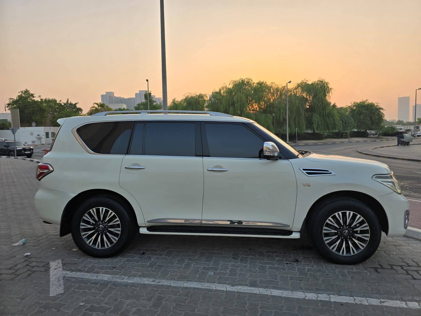 Car Image 2014 NISSAN PATROL Platinum