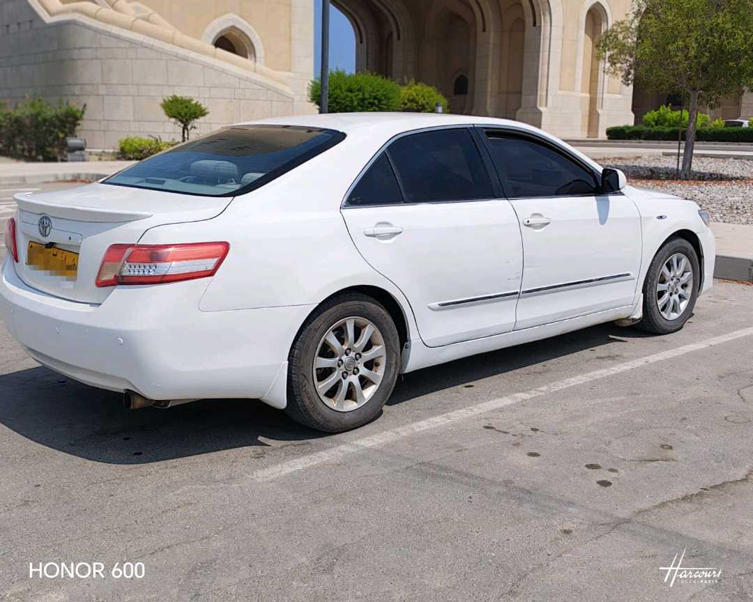Car Image 2011 TOYOTA CAMRY GLE