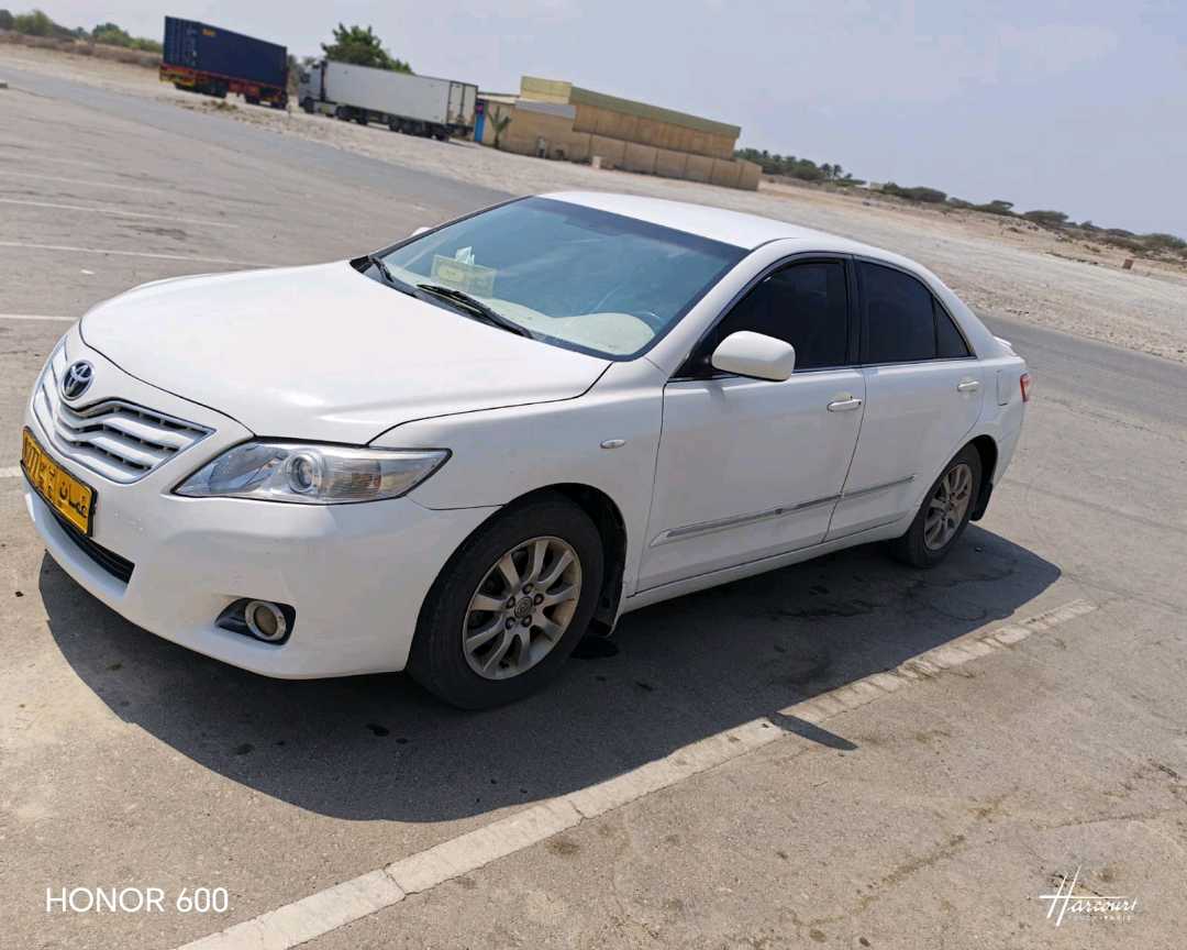 Car Image 2011 TOYOTA CAMRY GLE