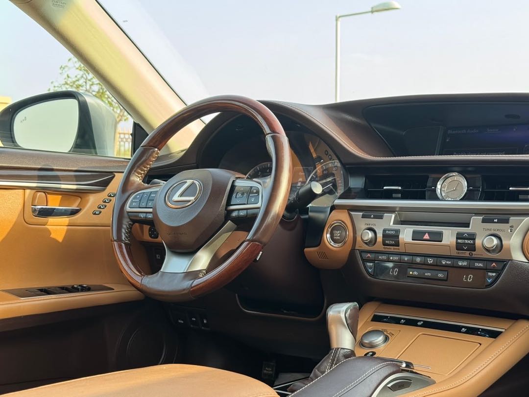 Car Image 2018 LEXUS ES 350