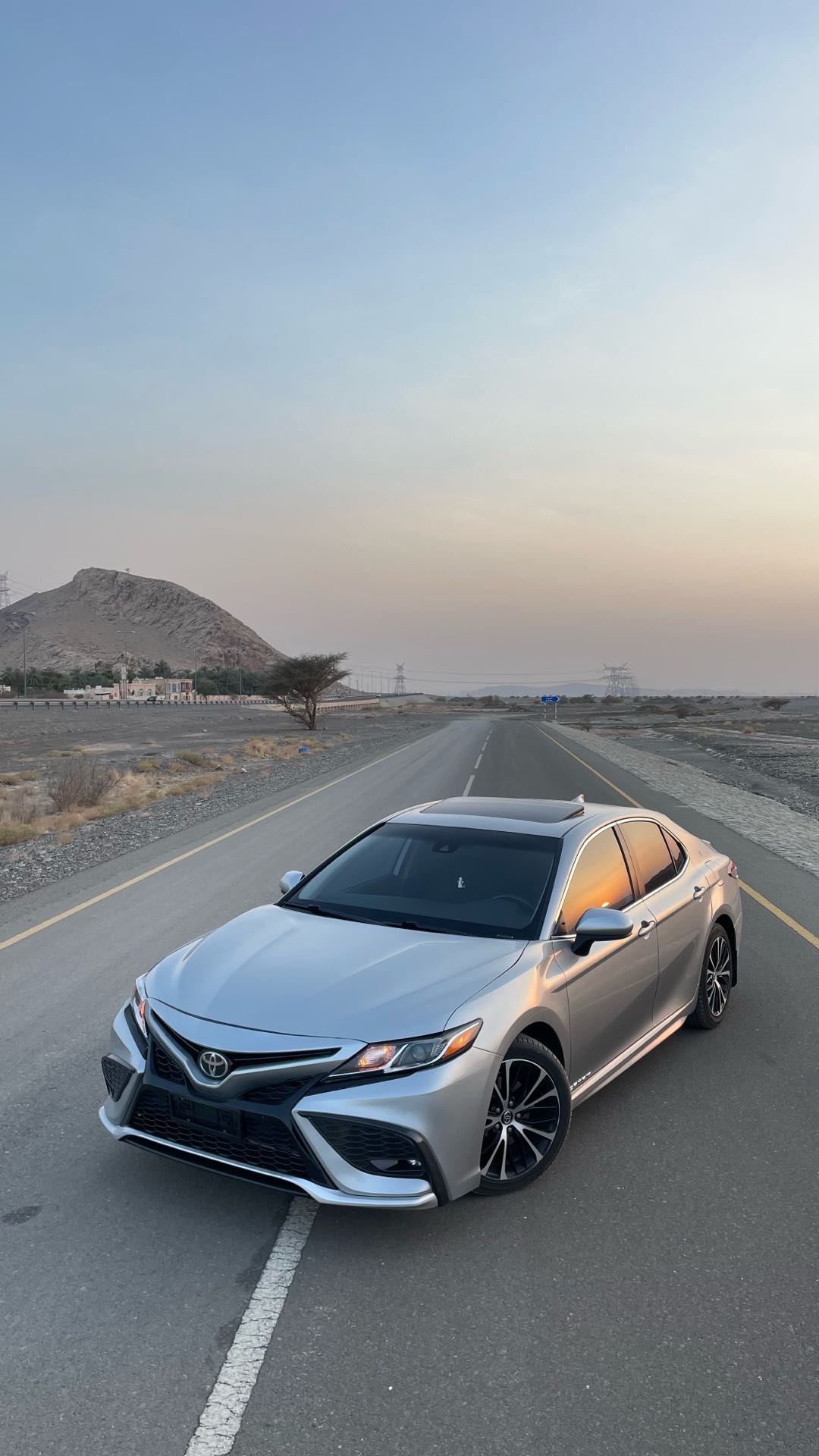 Car Image 2019 TOYOTA CAMRY SE