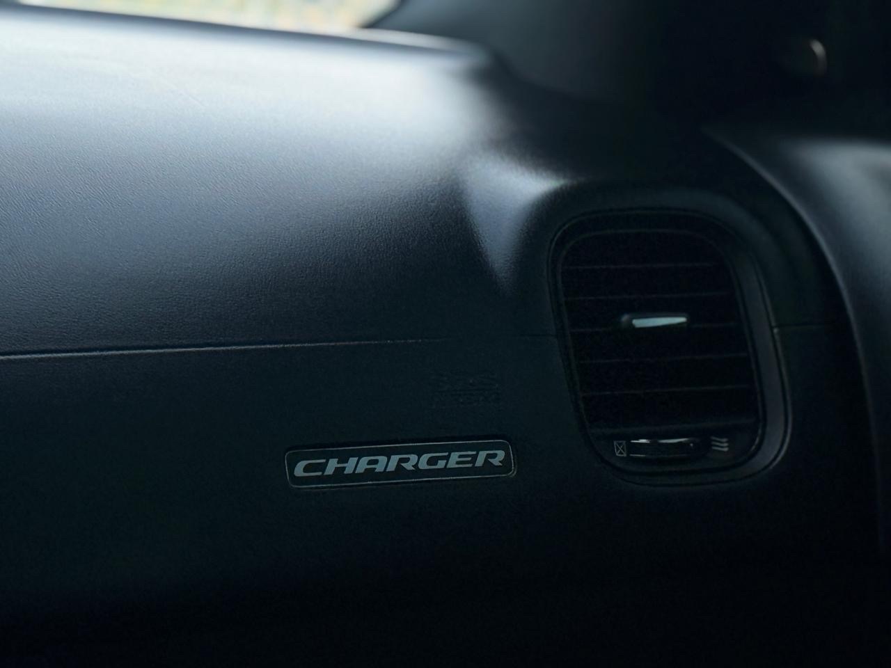 Car Image 2019 DODGE CHARGER GT