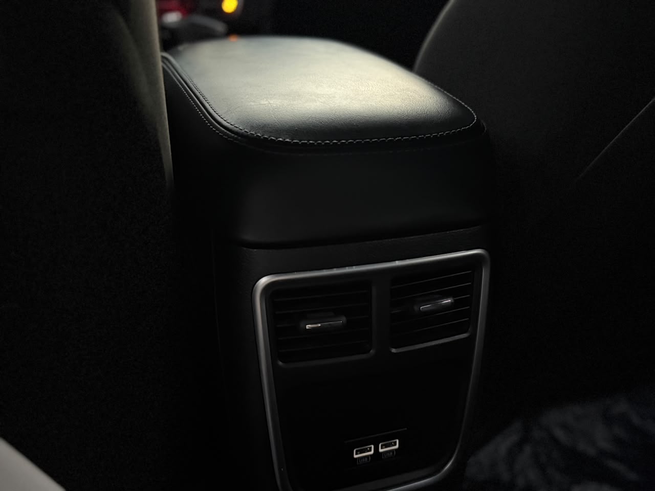 Car Image 2019 DODGE CHARGER GT