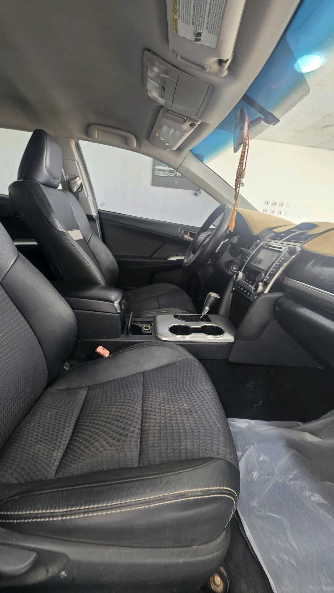 Car Image 2013 TOYOTA CAMRY SE