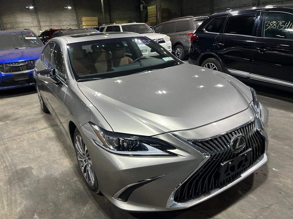 Car Image 2019 LEXUS ES 350