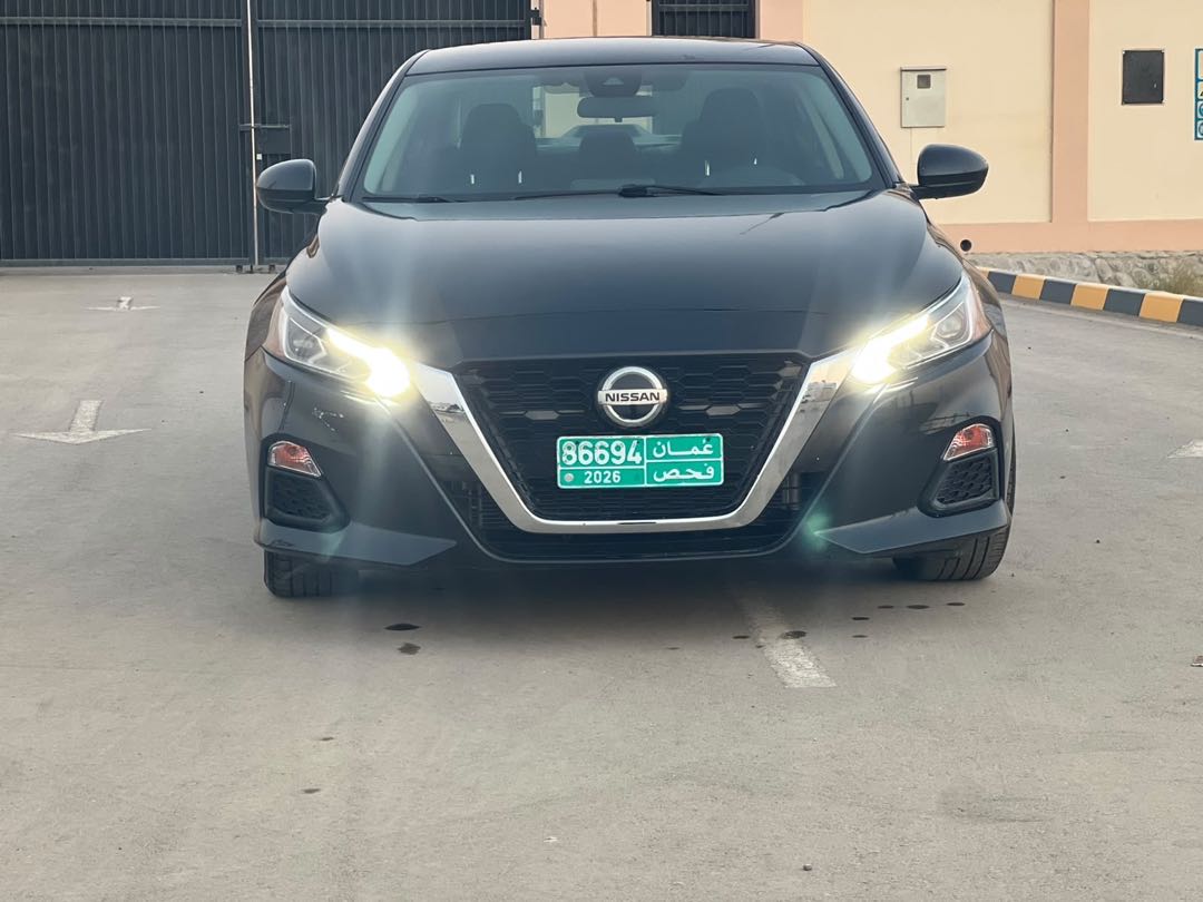 Car Image 2021 NISSAN ALTIMA SV