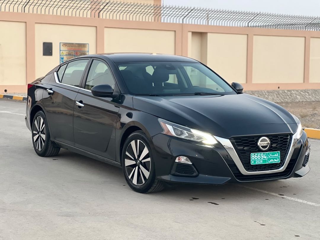 Car Image 2021 NISSAN ALTIMA SV