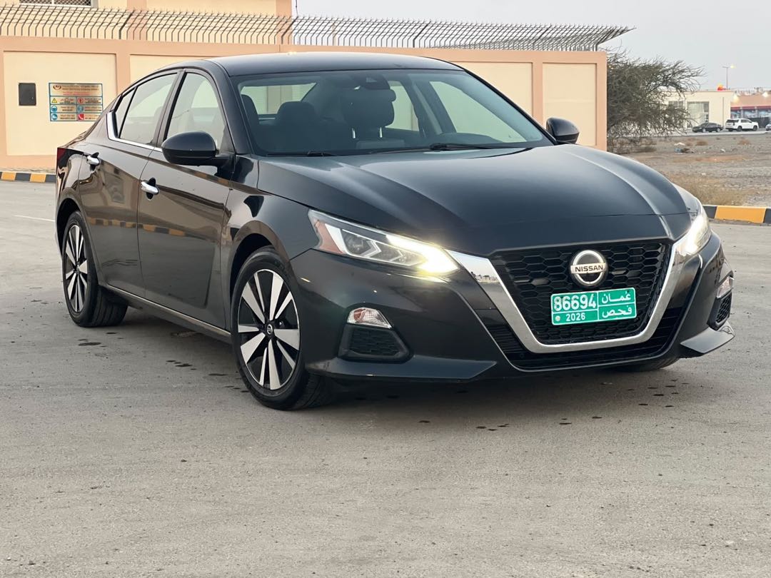 Car Image 2021 NISSAN ALTIMA SV