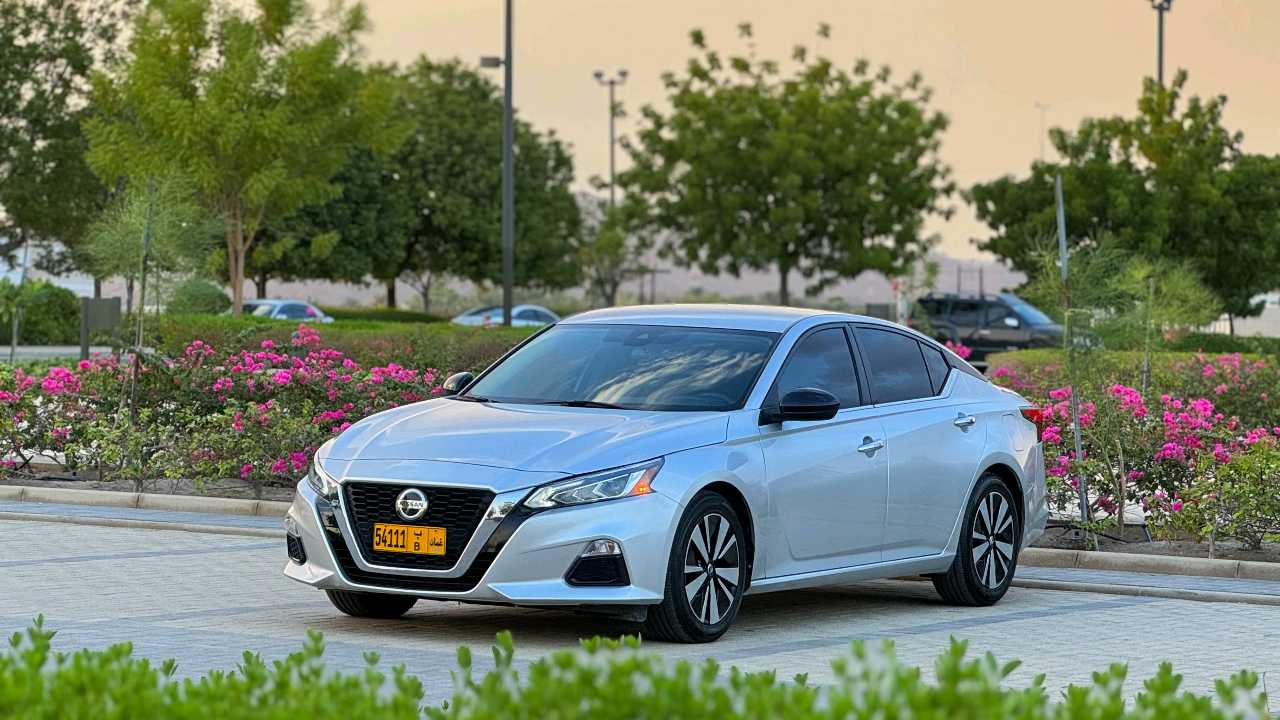 Car Image 2021 NISSAN ALTIMA SV