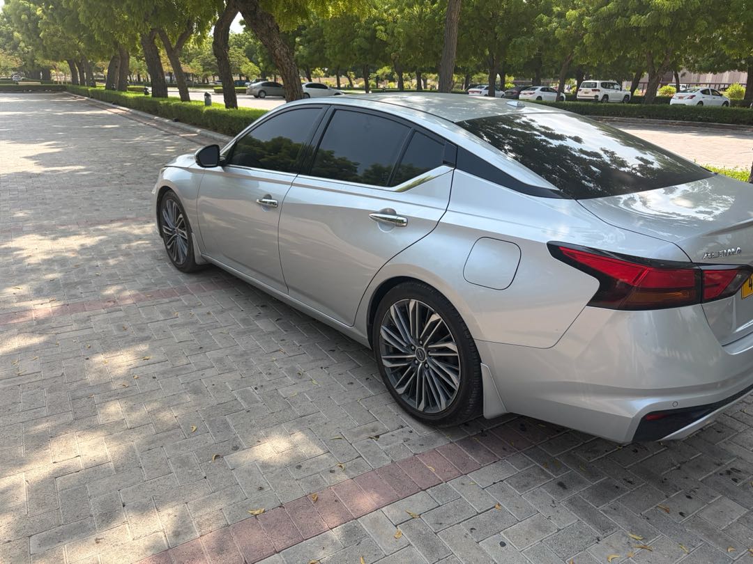 Car Image 2019 NISSAN ALTIMA SL