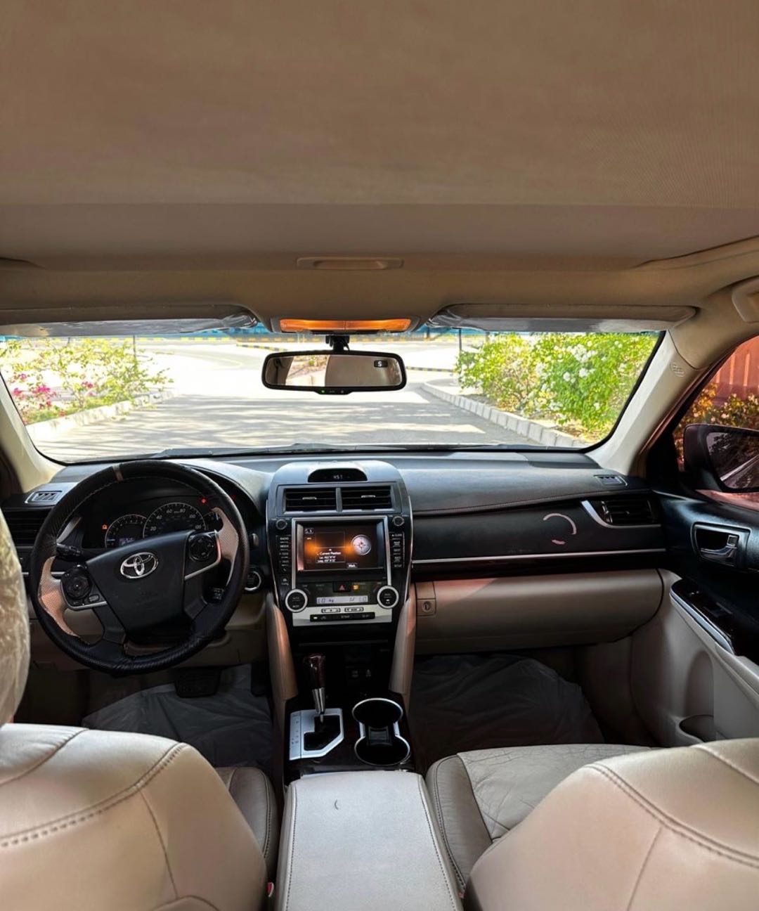 Car Image 2013 TOYOTA CAMRY XLE