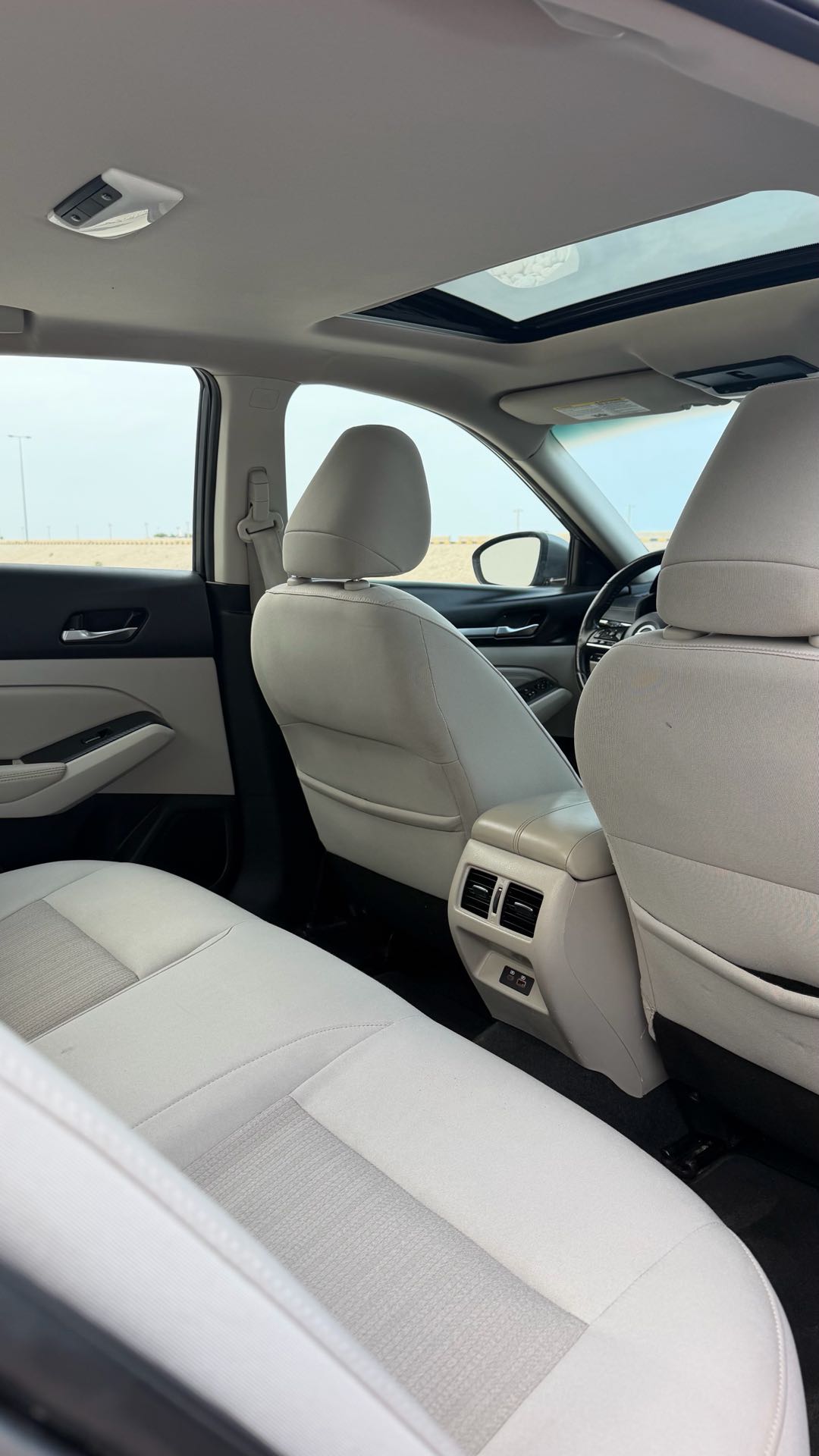 Car Image 2019 NISSAN ALTIMA SV