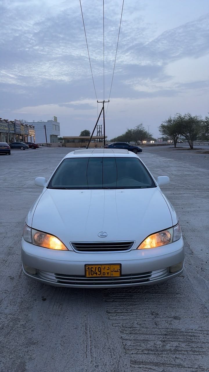 Car Image 1999 LEXUS ES 300
