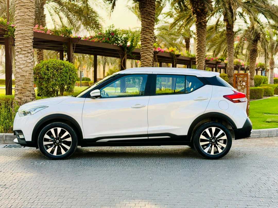 Car Image 2018 NISSAN KICKS 