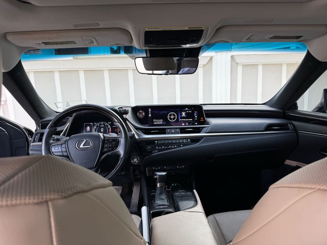 Car Image 2019 LEXUS ES 350