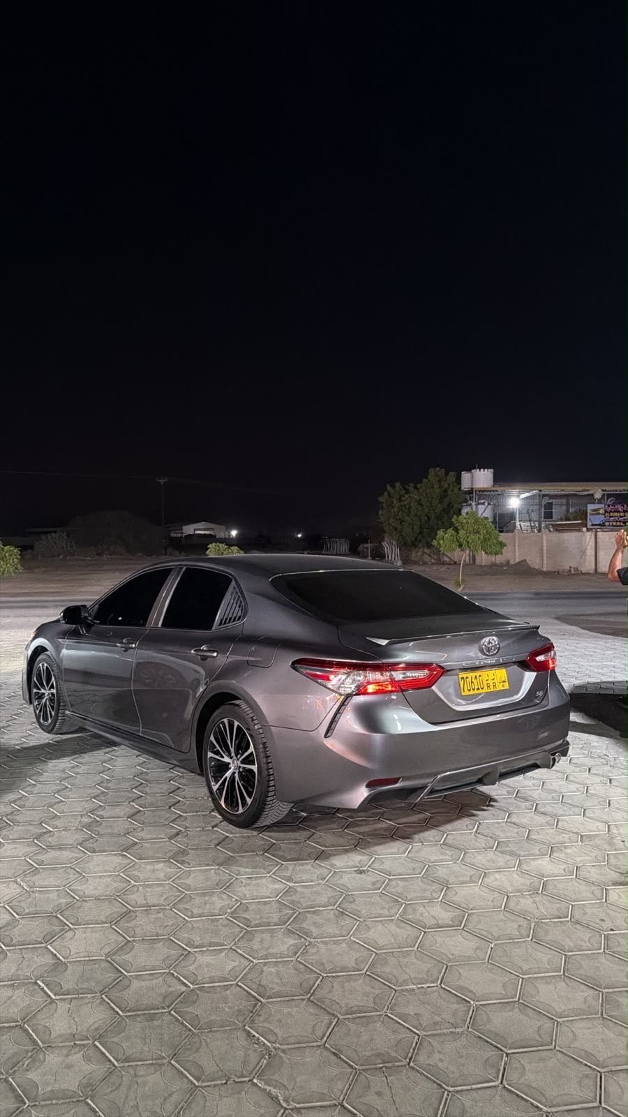 Car Image 2018 TOYOTA CAMRY SE