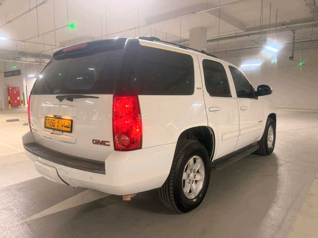 Car Image 2012 GMC YUKON SLT