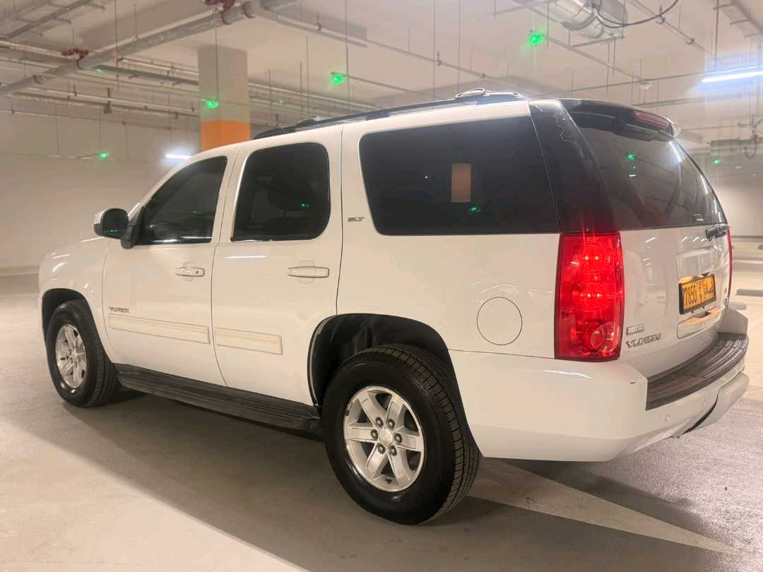 Car Image 2012 GMC YUKON SLT