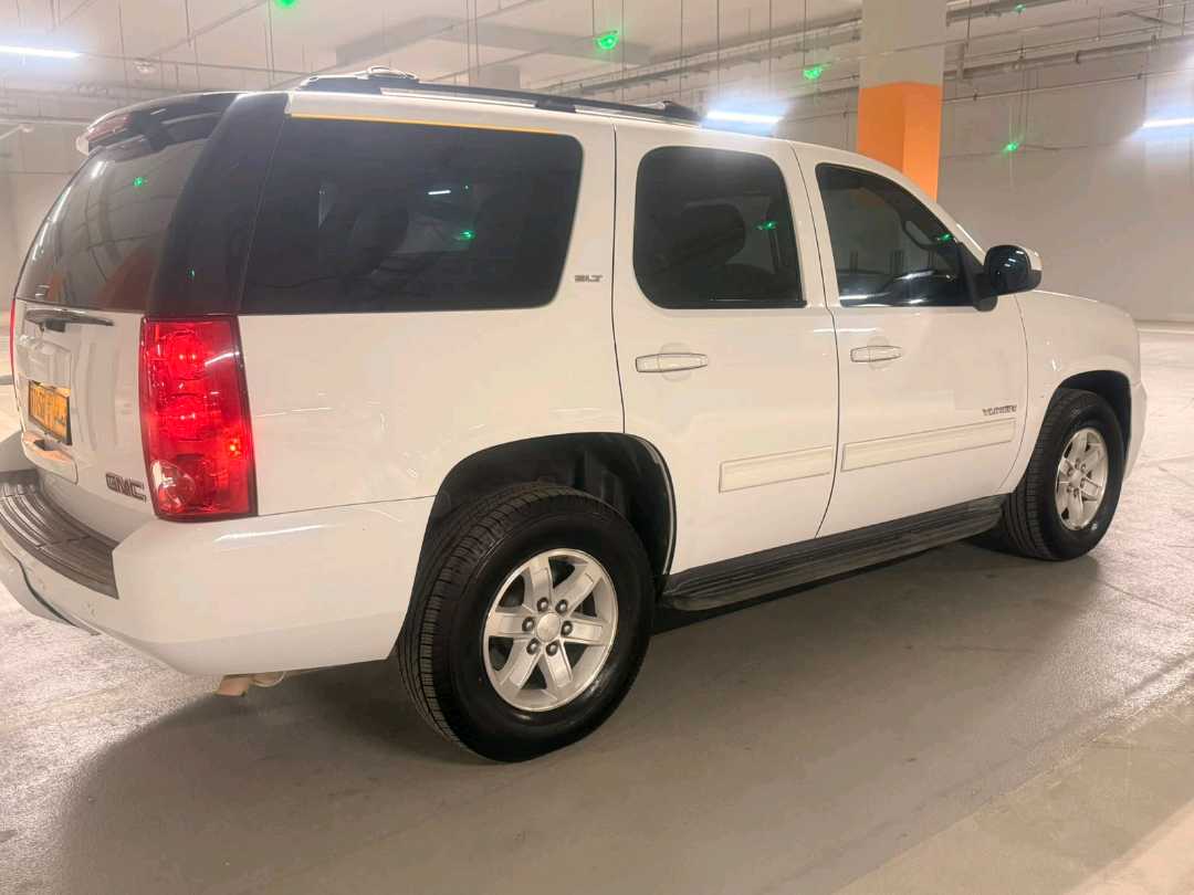 Car Image 2012 GMC YUKON SLT