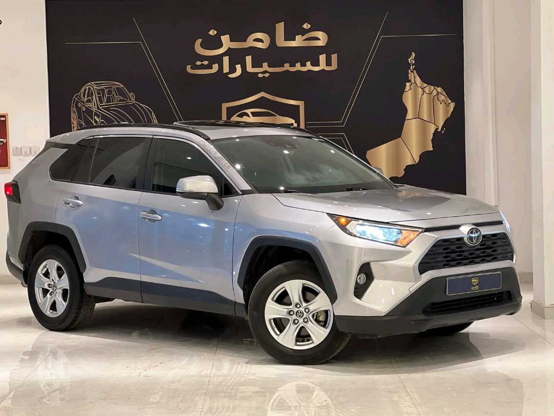 Car Image 2019 TOYOTA RAV4 XLE