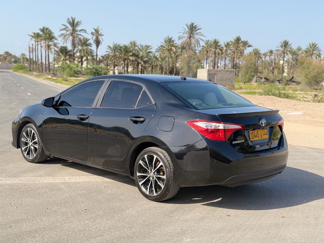 Car Image 2015 TOYOTA COROLLA LE