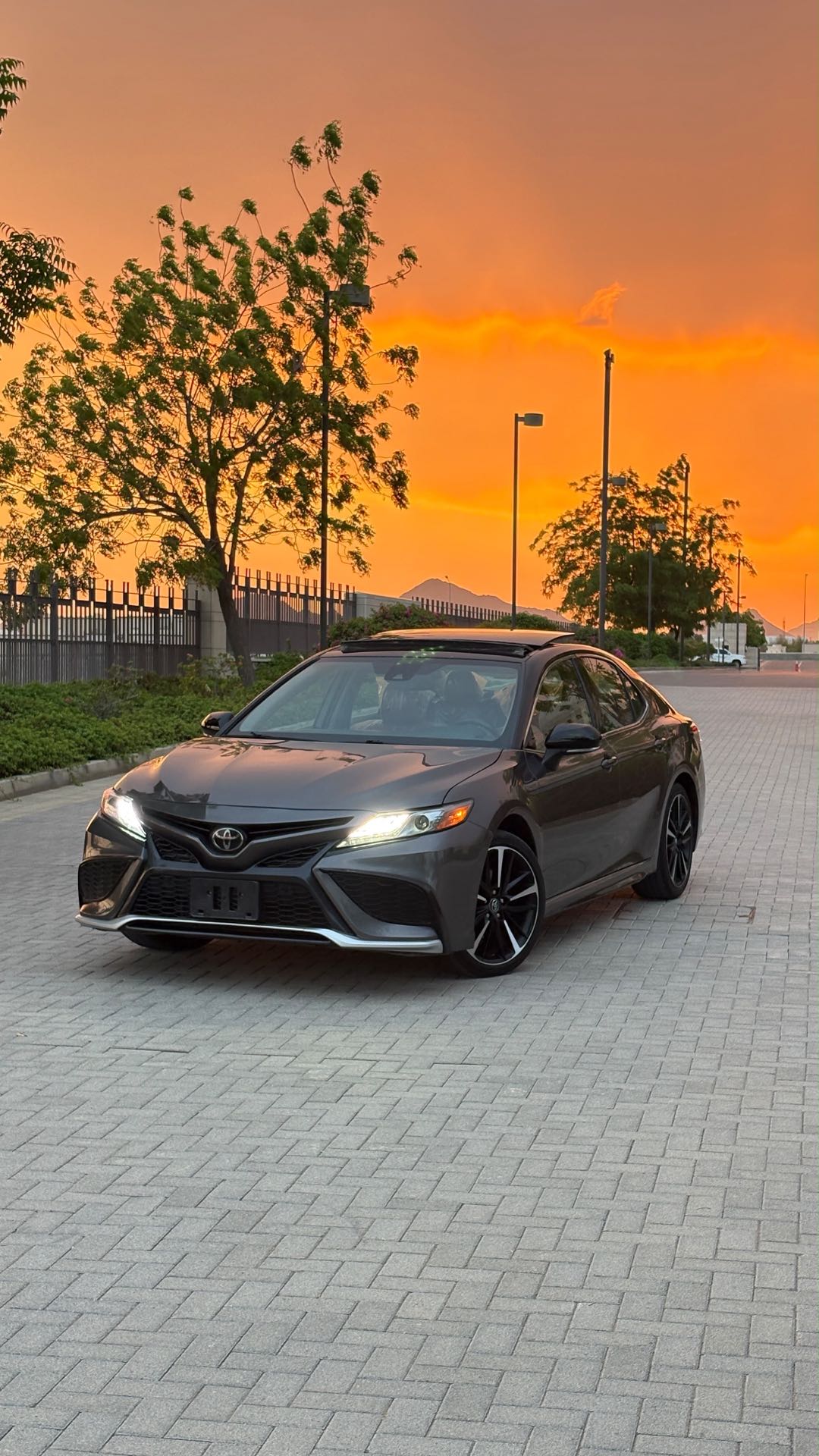 Car Image 2018 TOYOTA CAMRY XSE