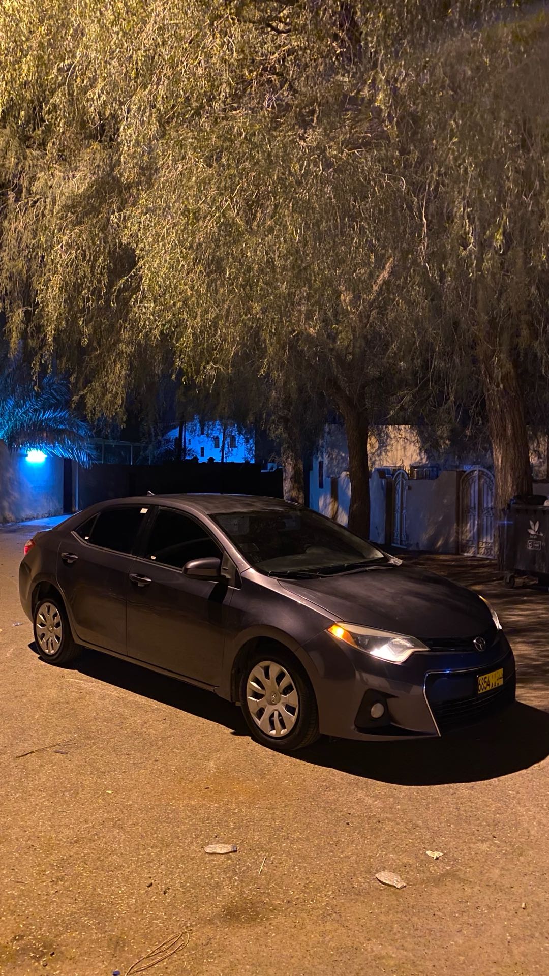 Car Image 2015 TOYOTA COROLLA LE