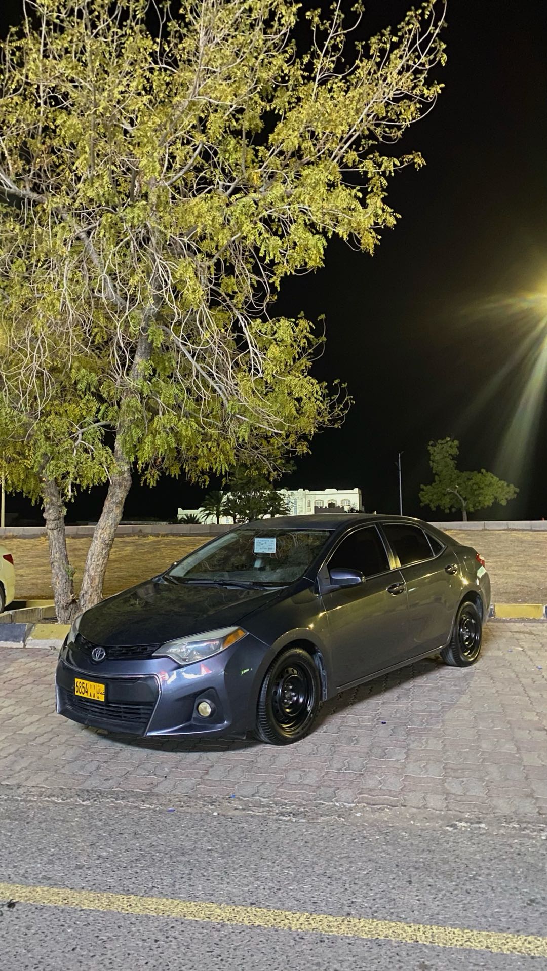 Car Image 2015 TOYOTA COROLLA LE