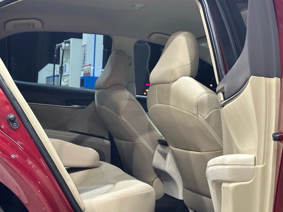 Car Image 2018 TOYOTA CAMRY LE