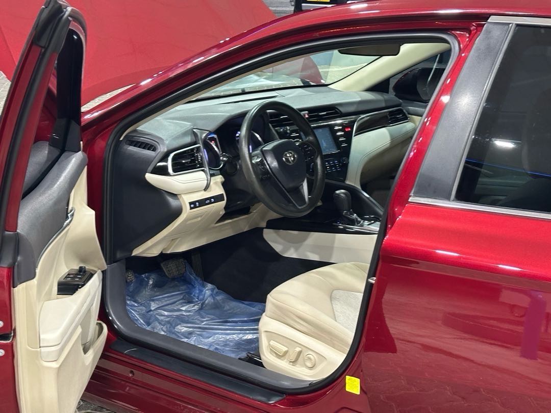 Car Image 2018 TOYOTA CAMRY LE
