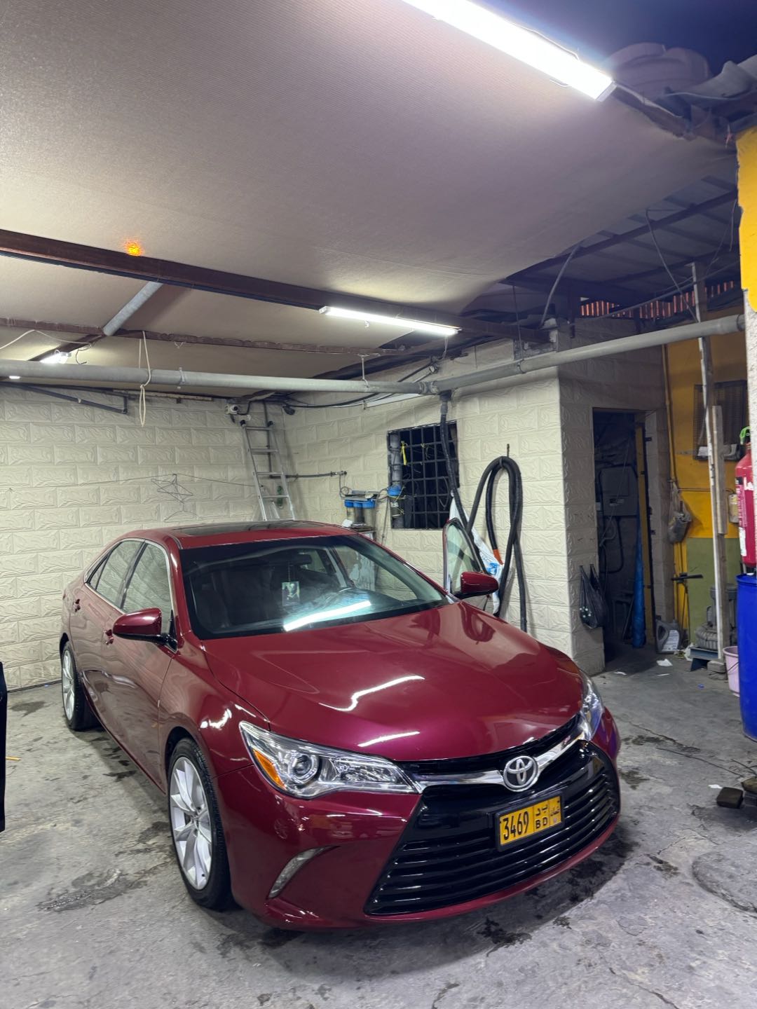 Car Image 2016 TOYOTA CAMRY XSE