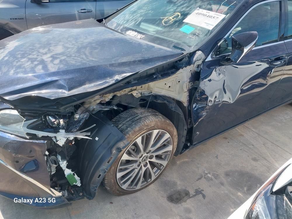 Car Image 2019 LEXUS ES 350