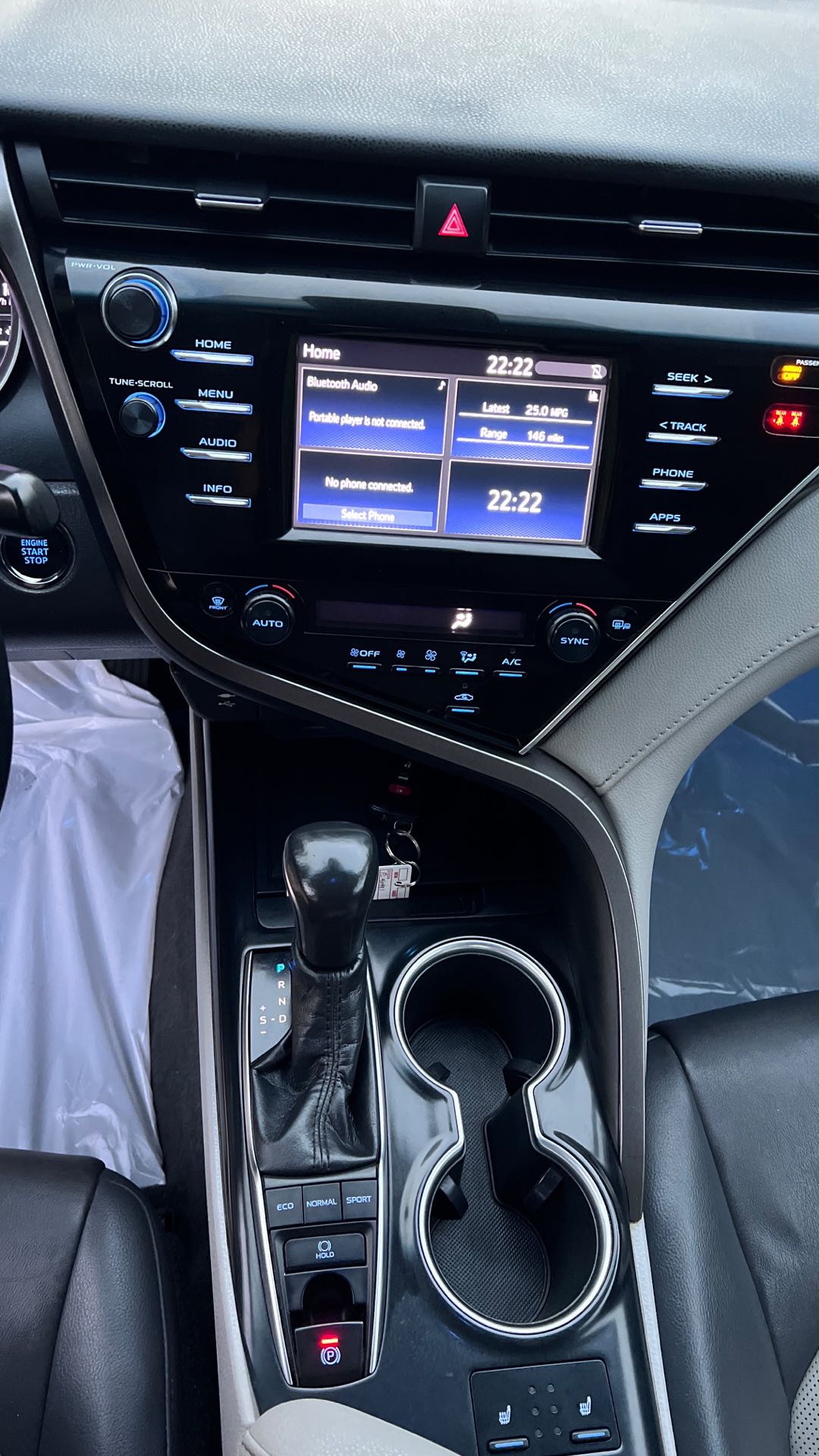 Car Image 2018 TOYOTA CAMRY XLE