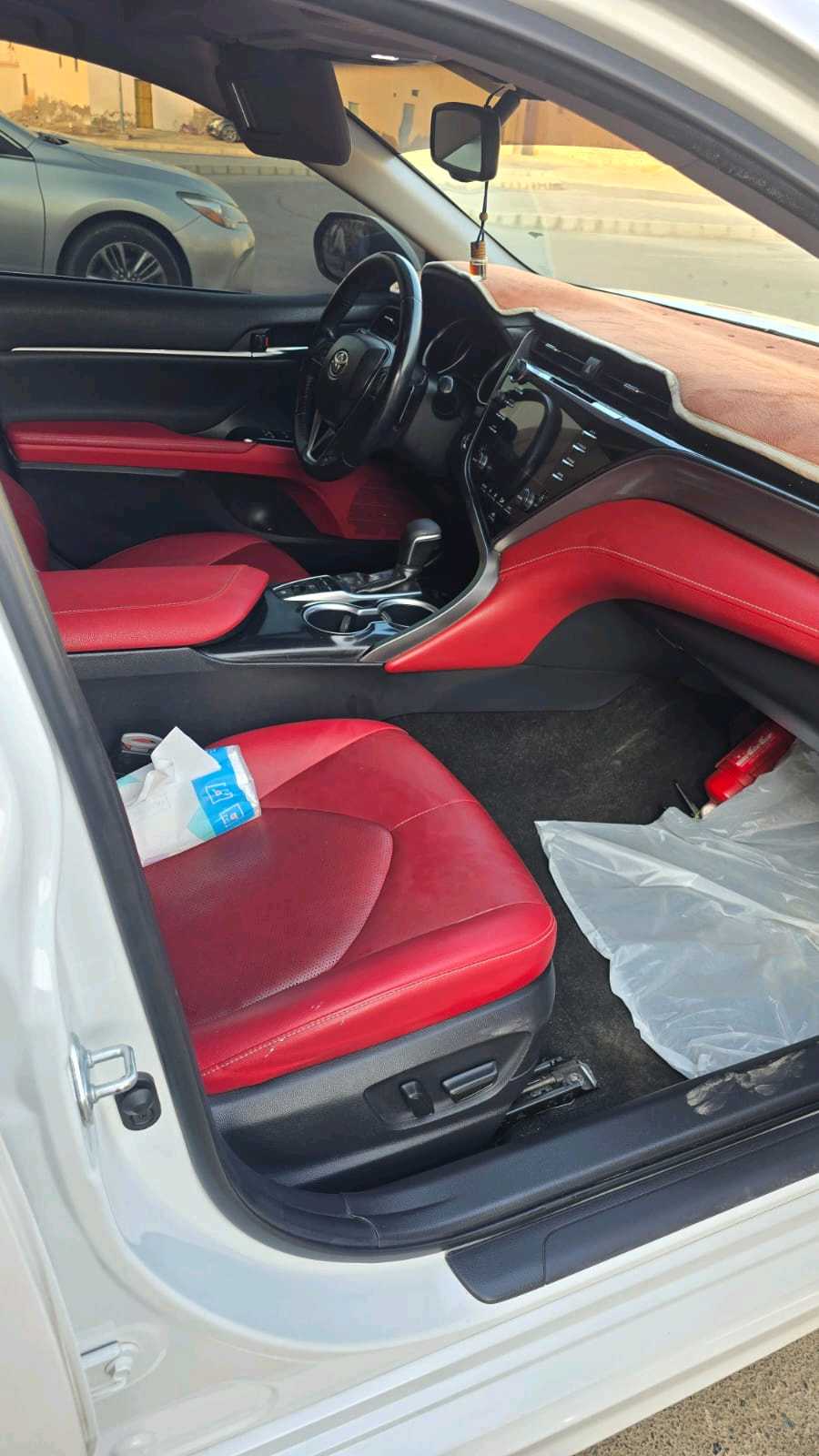 Car Image 2018 TOYOTA CAMRY SE