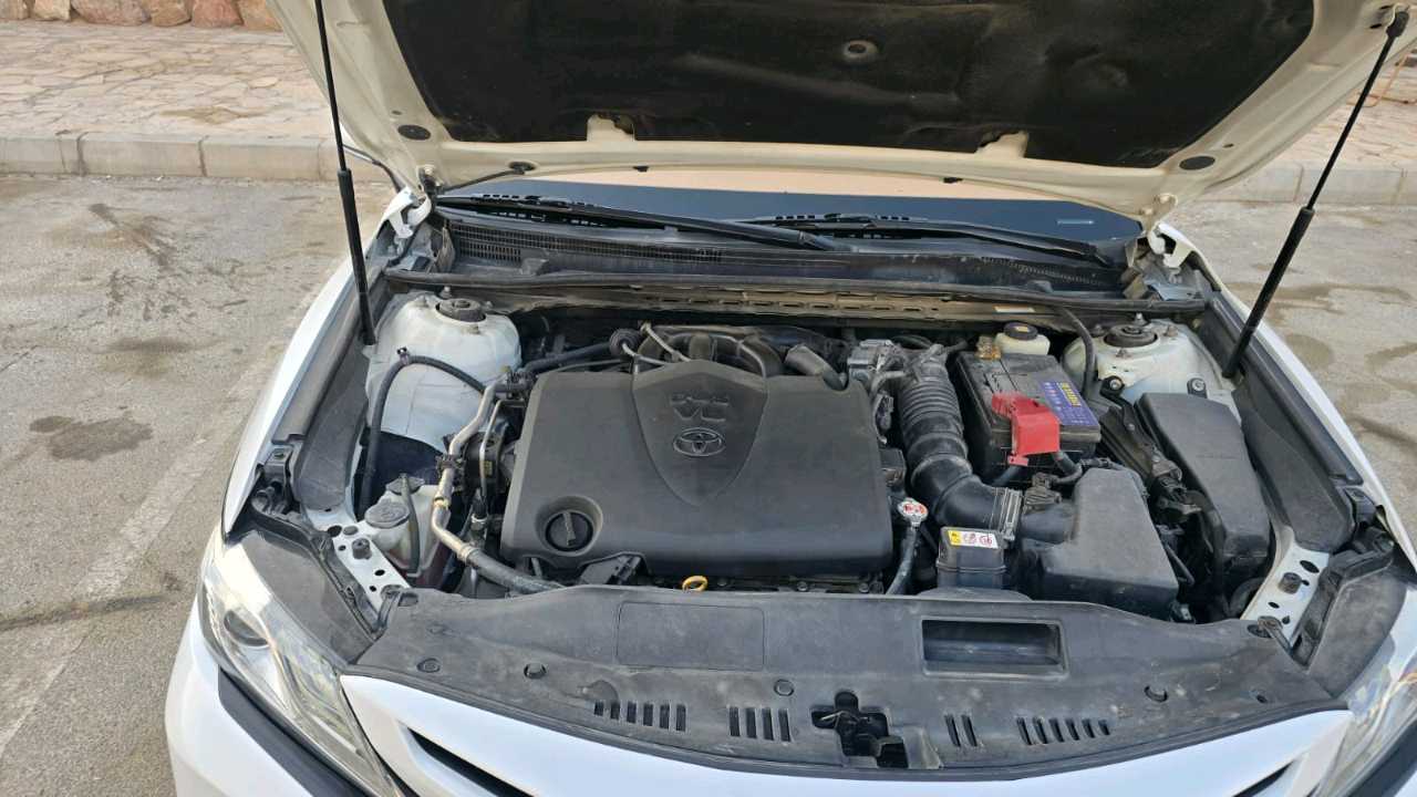 Car Image 2018 TOYOTA CAMRY SE